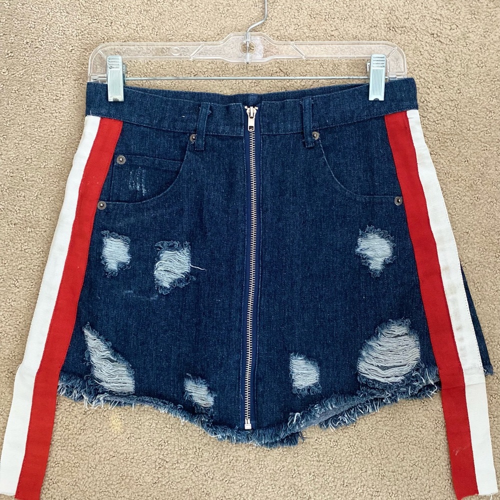 ❤️💙 BNWT EN CRÈME ZIP UP DENIM MINI SKIRT 💙❤️